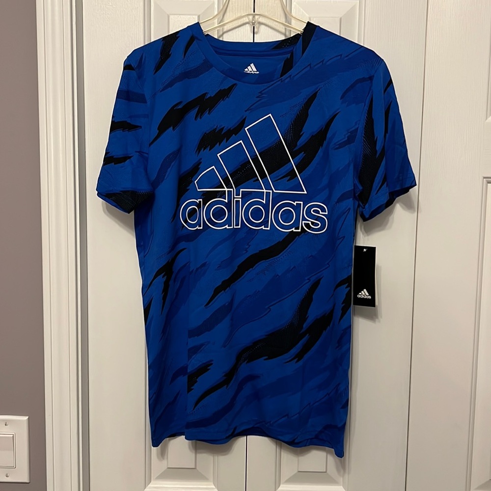 Boy’s Blue Adidas T-Shirt Size XL 18/20
